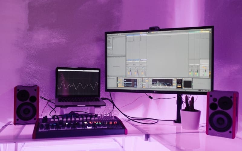 Best DAW studio set up desk