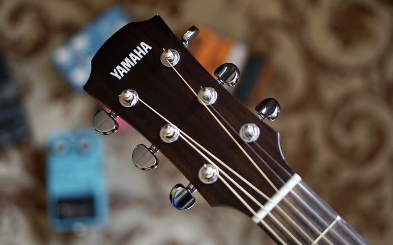 acoustic guitar head