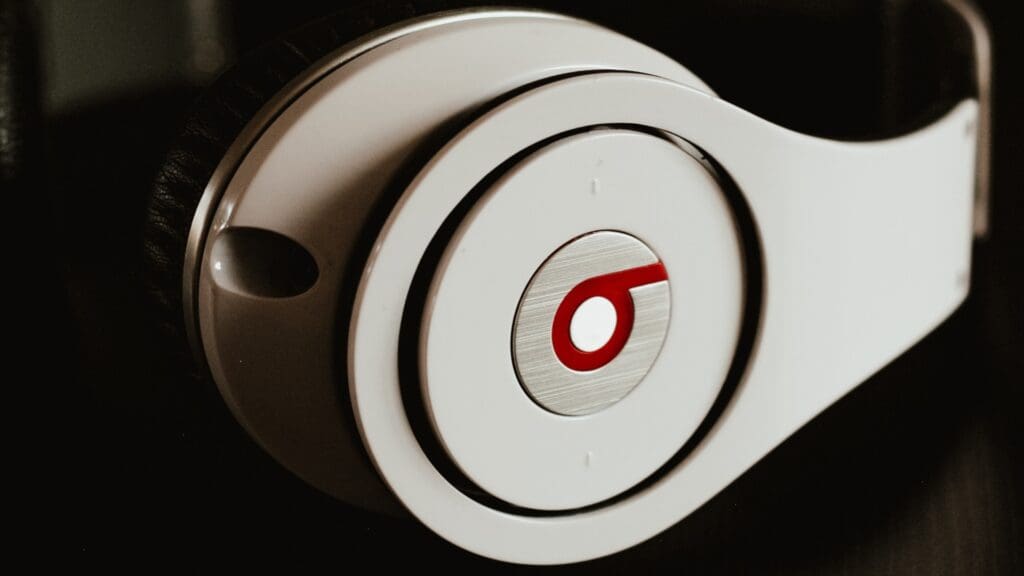 Beats by Dre Logo