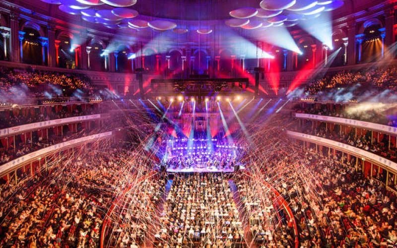 Classic FM Live, image of the crowd and stage at the Royal Albert Hall