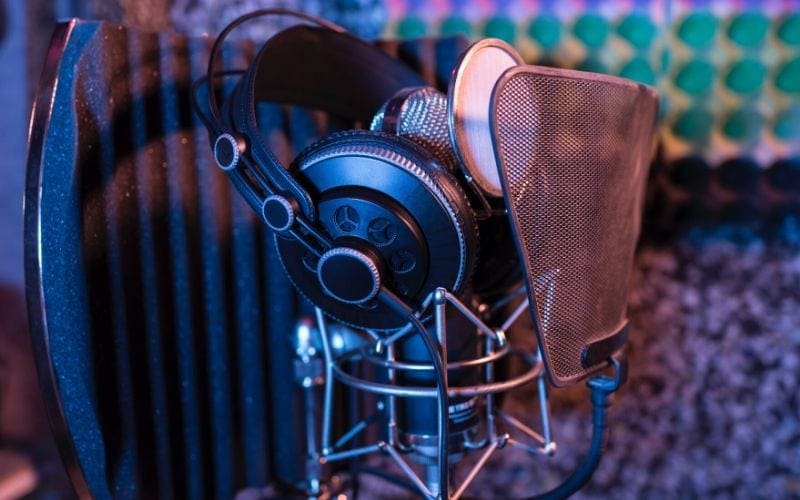 microphone headphones and soundproofing